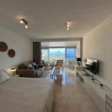 Prime Martianez Views Apartment